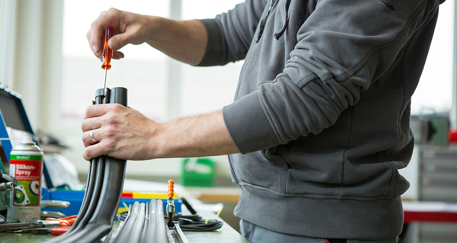 Gelbau Contact Optima Sicherheitsleiste - Fertigung